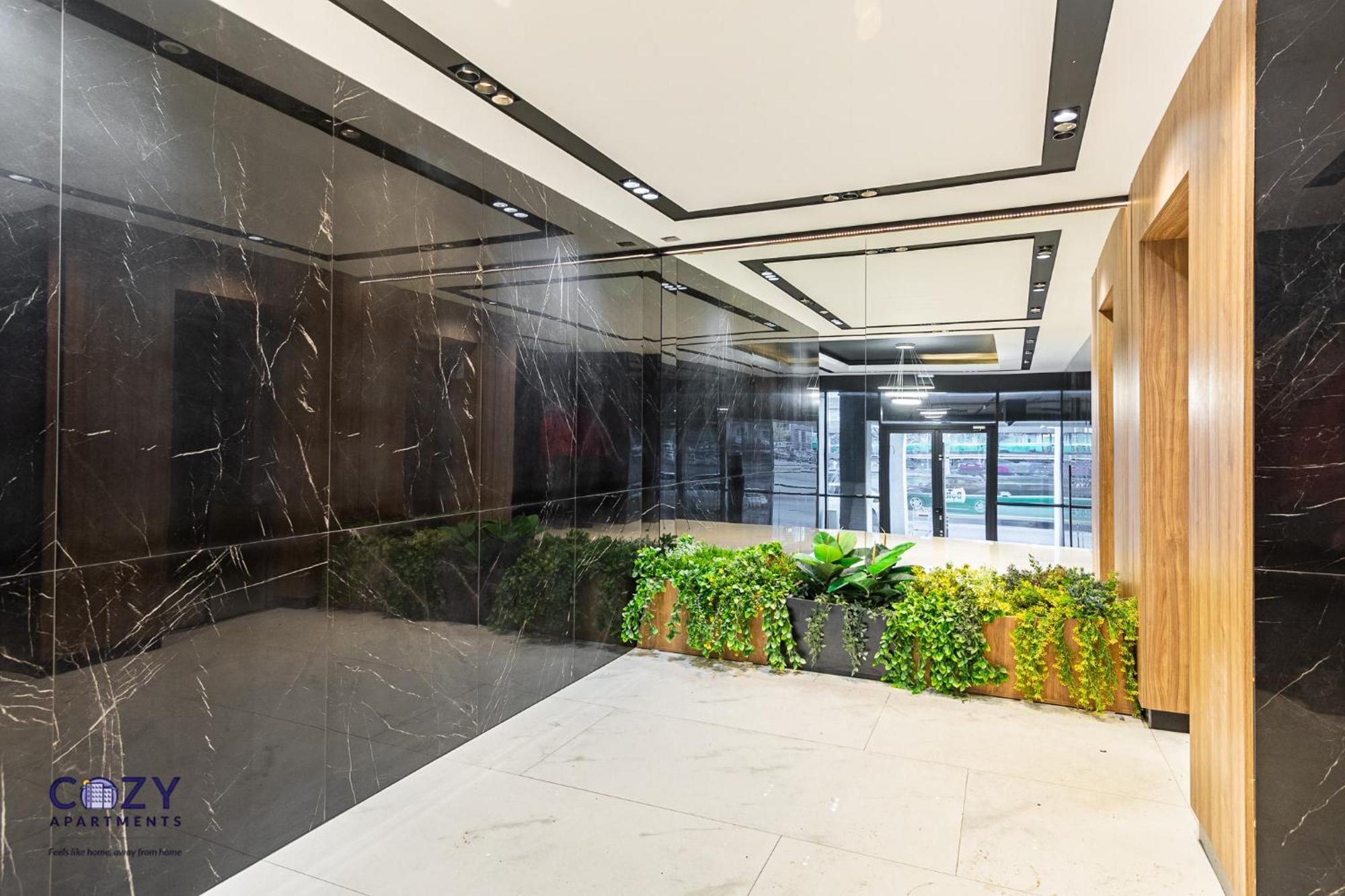 Luxury Residences & Suites In Central Brasov At Coresi Mall Exterior photo